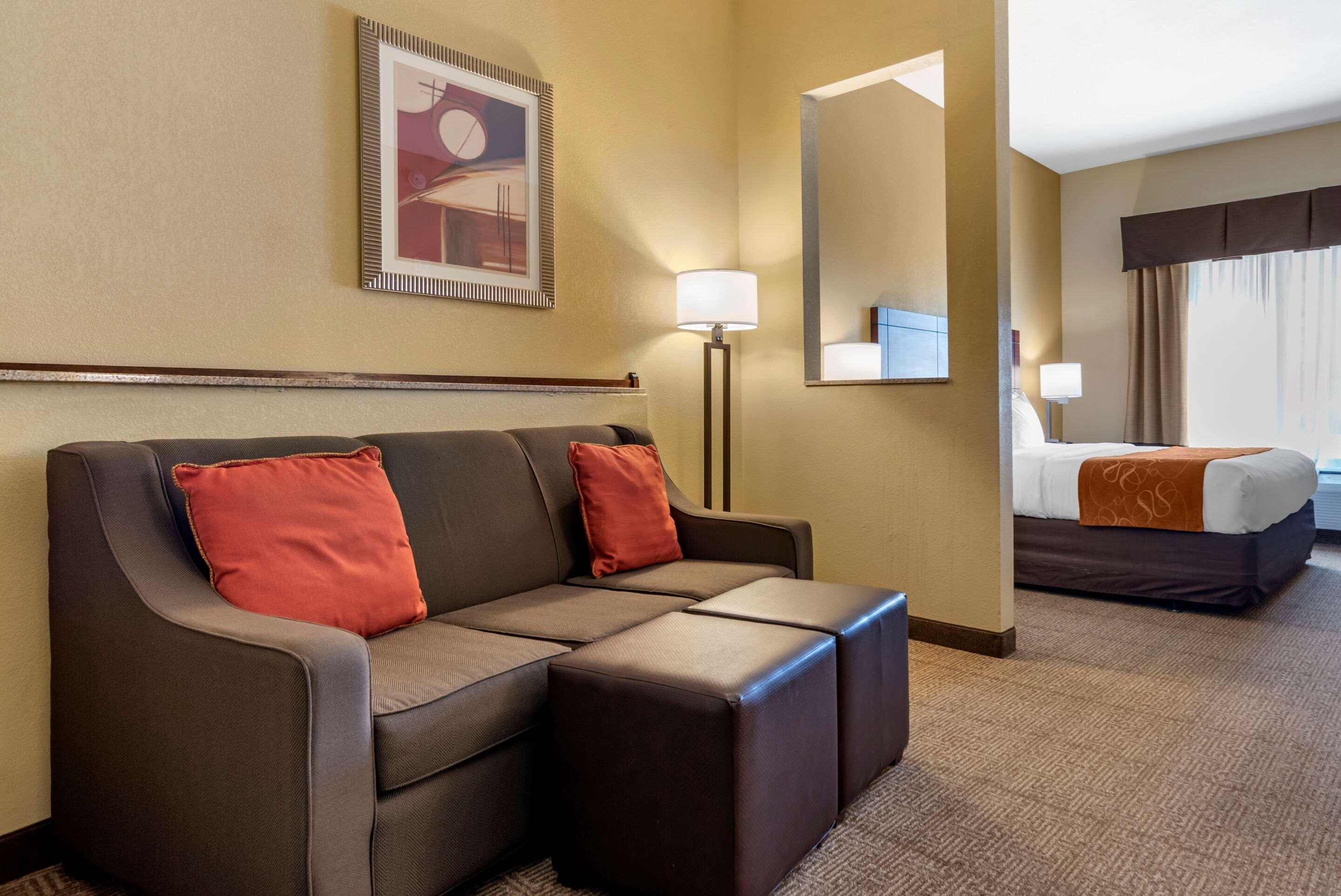 Comfort Suites Airport South Montgomery Exterior foto